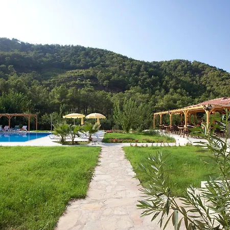 מלון Yonca אדראסן