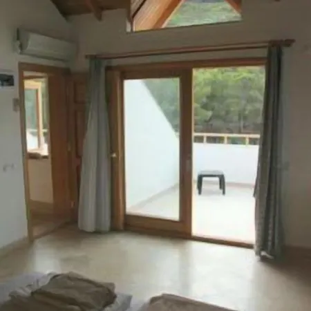 מלון Yonca אדראסן