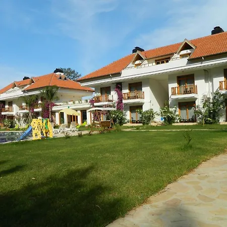 מלון Yonca אדראסן